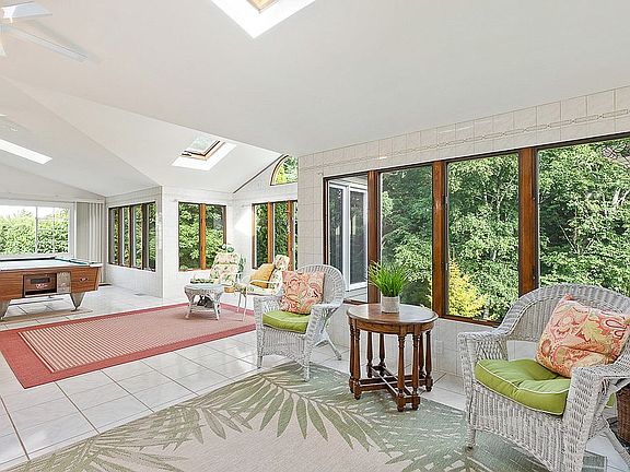 Sunroom/Entertainment Area!