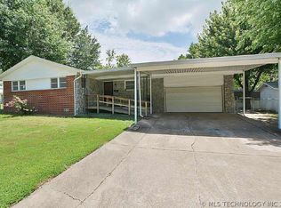 305 W Vandalia St, Broken Arrow, OK 74012