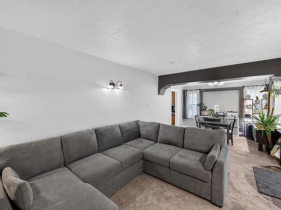 4th image of 2507 E Mission Ave