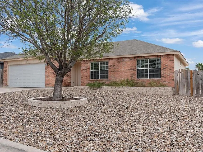 224 Vista Hermosa — Photo 3