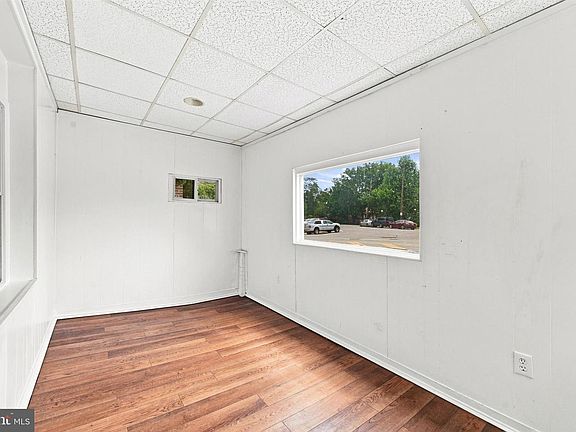4th image of 134 Chester Pike