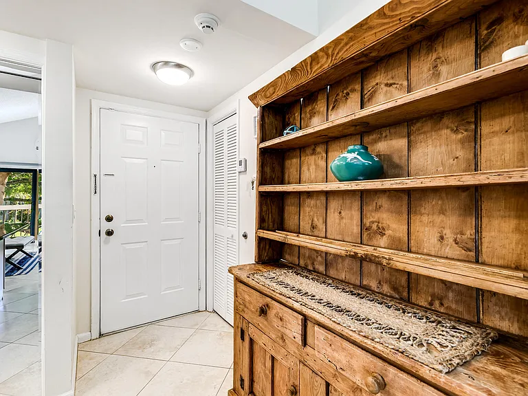 11863 Wimbledon Cir #527 — Photo 5