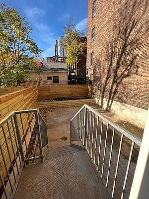 Rented by Delmark Realty LLC | media 11