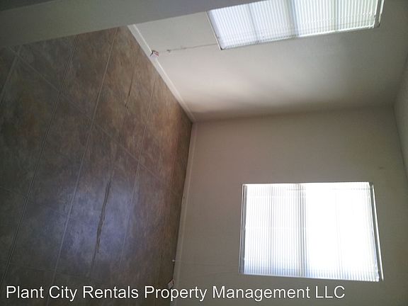 5th image of 405 Lake St