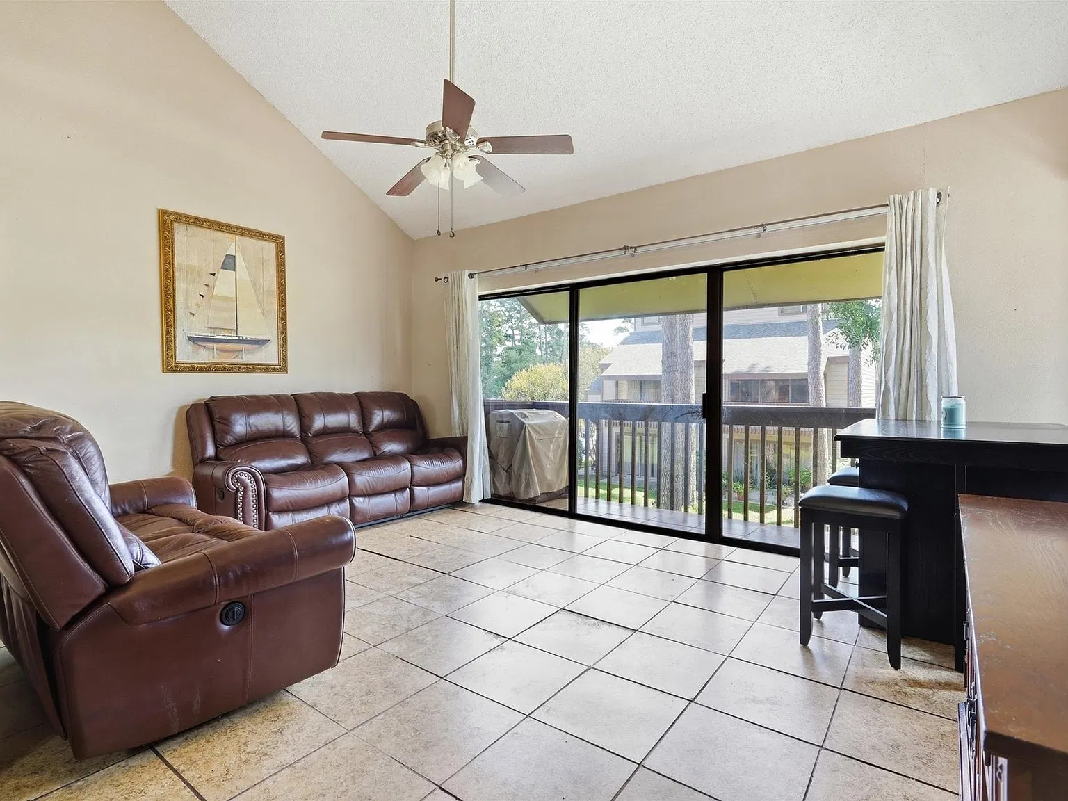 2 bed, 2.0 bath, 816 sqft, $900 — Photo 3