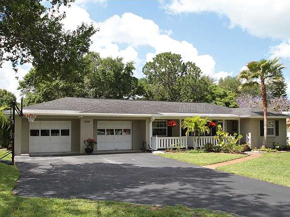 2nd image of 3058 Sunset Dr