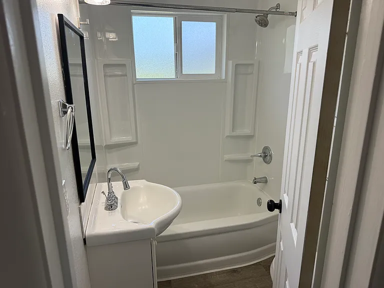 406 Hillview Dr — Photo 15