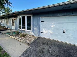 1716 Brookdale Ln NE, Cedar Rapids, IA 52402