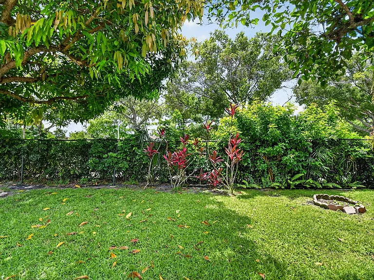 1080 Salmon Isle — Photo 33
