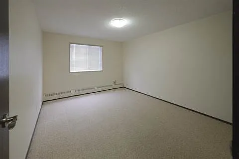 12 Noble Ave #1A — Photo 6