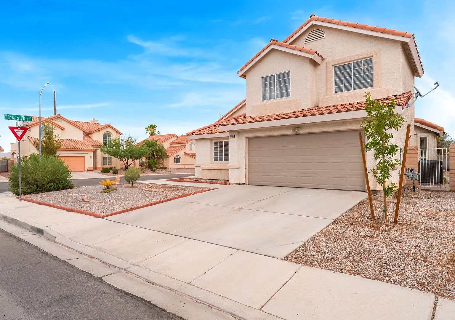 4-Bed, 3-Bath Home for Rent — Photo 2
