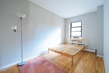 Rented by New York Casas Ltd.