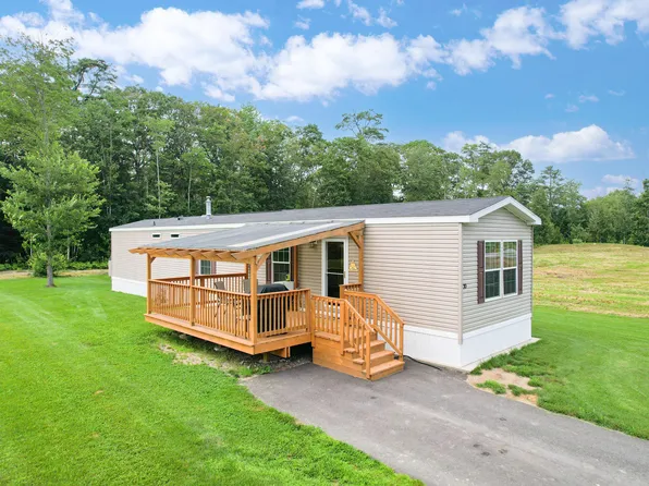 30 Mack Drive, Topsham, ME 04086