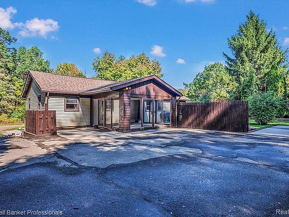 3rd image of 2281 Judah Rd