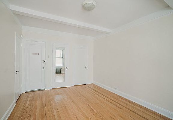 5th image of 210 E 68th St APT 14I