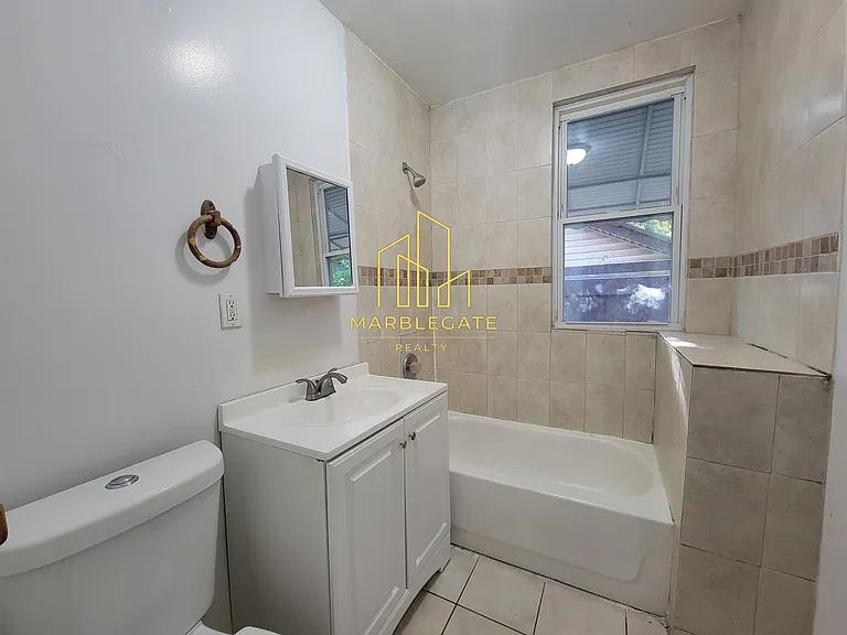 43 Treacy Ave #1E — Photo 8