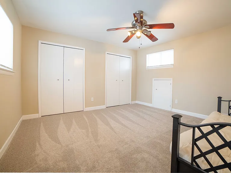 635 W Girard Ave — Photo 5