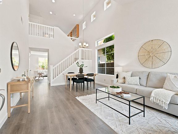 4th image of 1895 Travertine Way