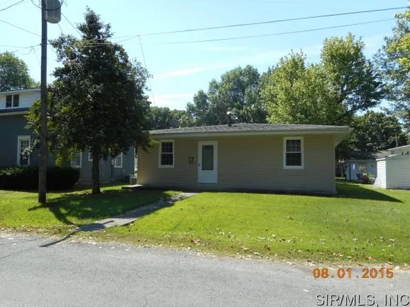 812 N 5th St, Breese, IL 62230