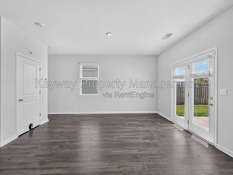 411 Shipwreck Dr — Photo 13