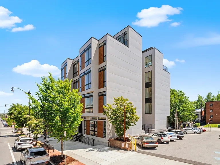 710 Kennedy St NW #11 — Photo 2