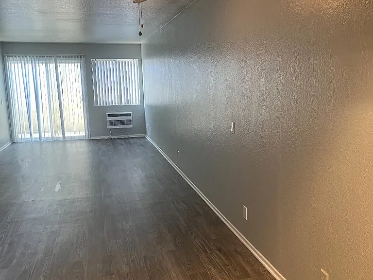 South Park Apartments — Photo 7