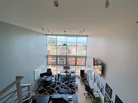 4th image of 190 King St Penthouse 3