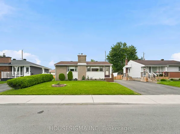 1347 Avenue R, Ottawa, ON K1G 0C1