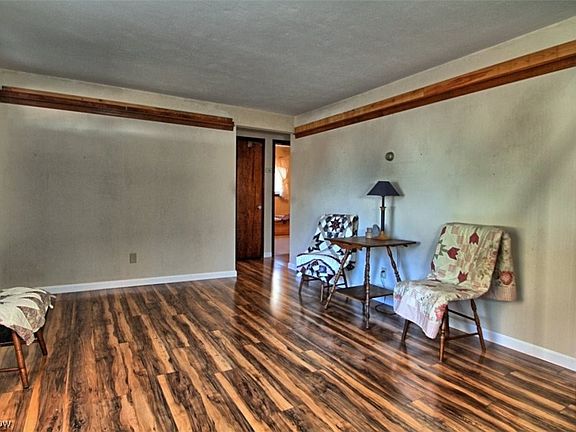 2nd image of 3046 Grant St