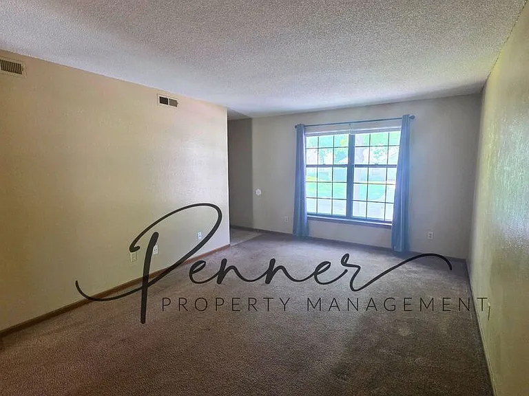 3264 NW Mill Dr — Photo 4