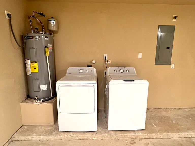 Washer & Dryer Included
