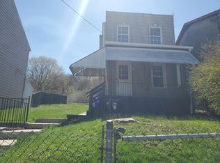 1736 Fairview St, Reading, PA 19606
