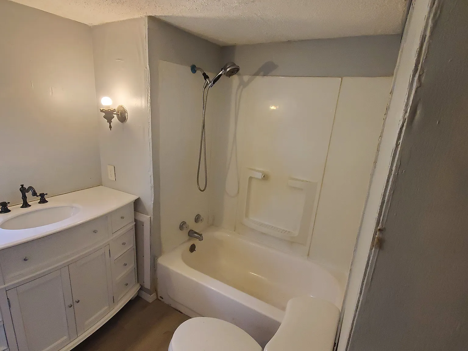 2 bed, 768 sqft, $850 — Photo 3