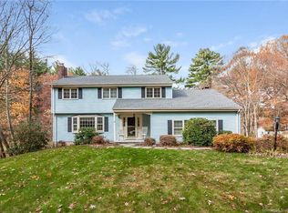 118 Parkview Dr, Avon, CT 06001