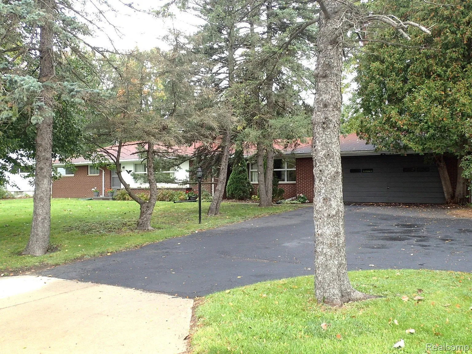 708 W Walton Blvd photo 1