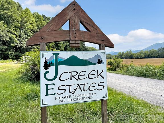 3rd image of 372 Shady Ridge Rd