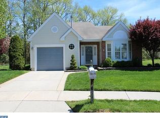 6 Drake Ct, Mount Laurel, NJ 08054