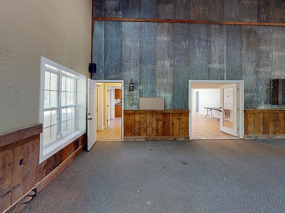 11th image of 1532 Jackson Hill Rd