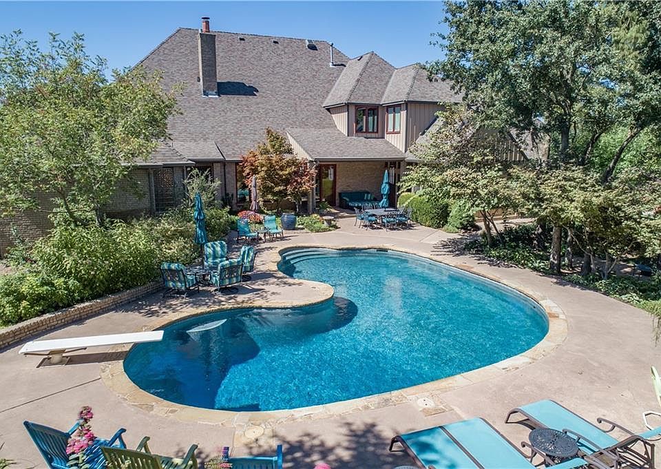 2nd image of 3908 Redmont Ct
