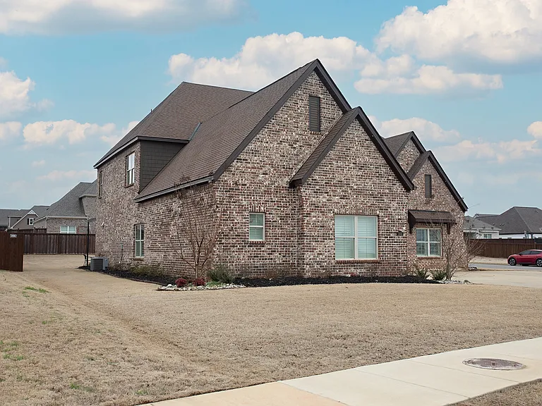 1305 Tullahoma Dr — Photo 1