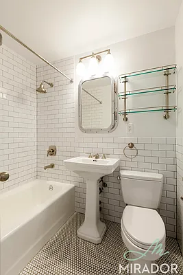 Rented by Mirador Real Estate | media 21