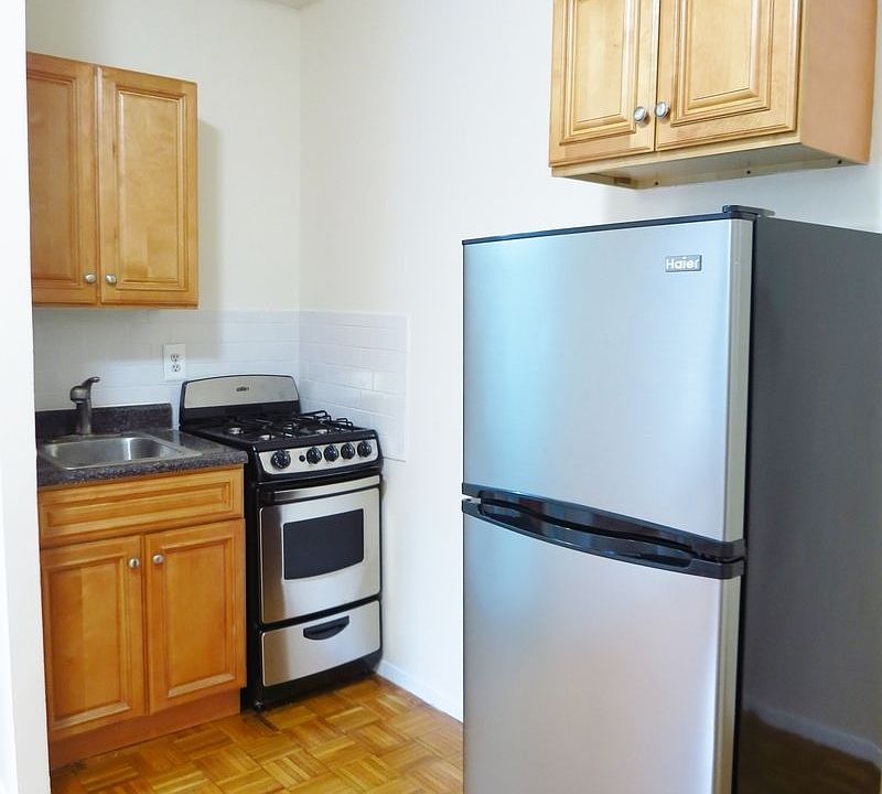 1st image of 527 E 78th St #2C**
