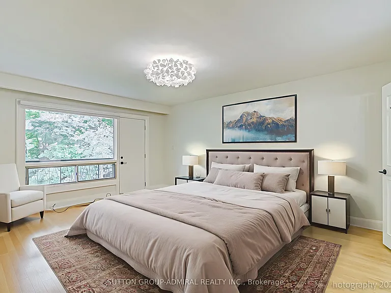 47 Waterloo Ave — Photo 10