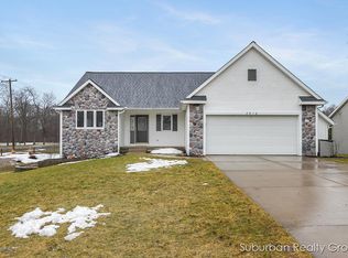 2816 Hunters Dr, Jenison, MI 49428