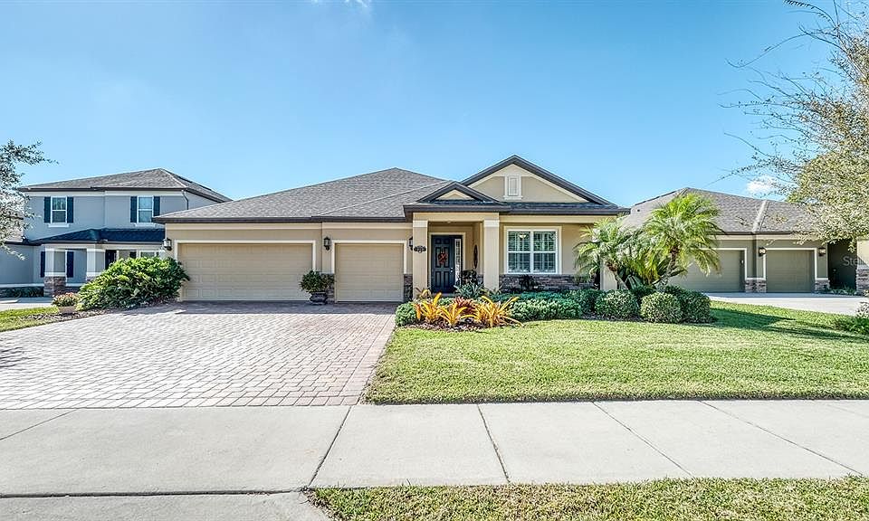 1st image of 413 MEADOWRIDGE COVE