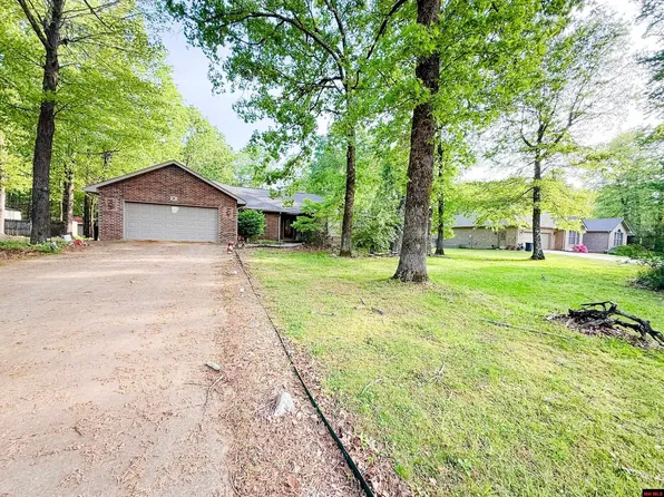 553 Baypoint Dr, Mountain Home, AR 72653