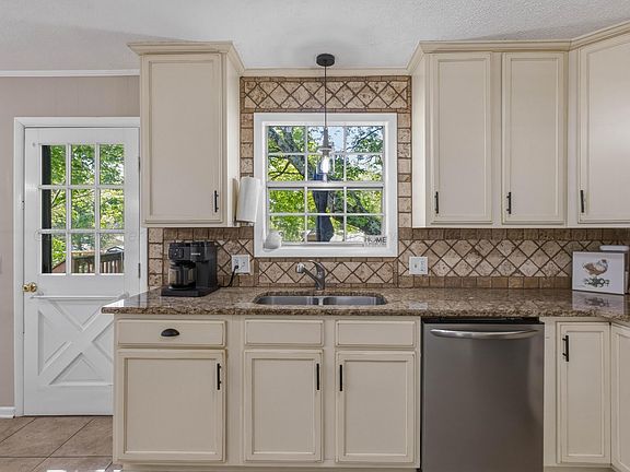 5th image of 707 Haston Cir