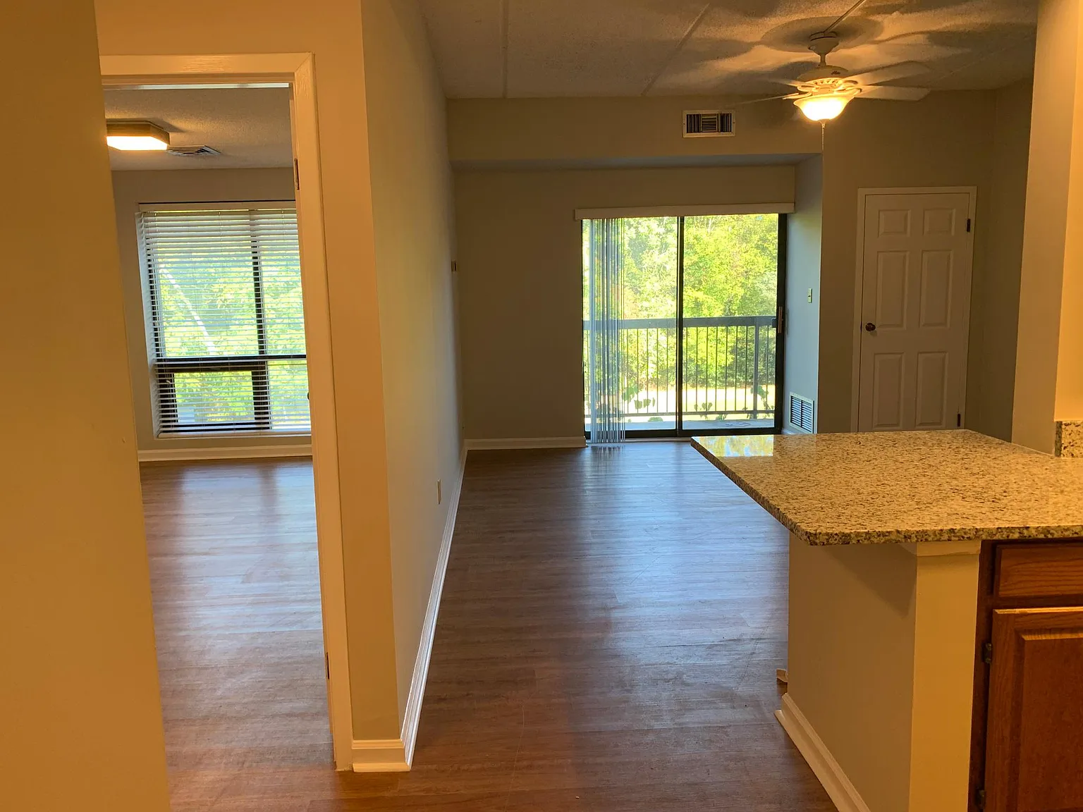 1 bed, 600 sqft, $1,100 — Photo 2