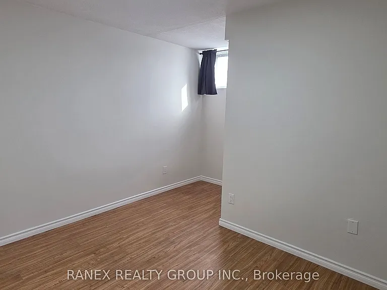16 Lynwood Ct — Photo 7