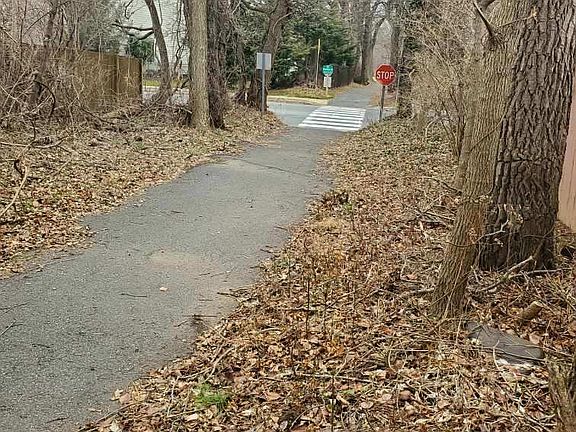 3rd image of 2460 Sheffield Dr